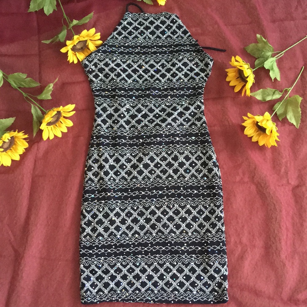 Dress - Picture 2 of 2